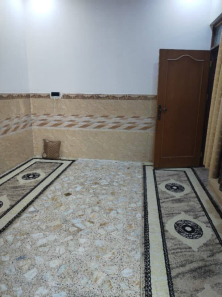يوجد دار للبيع مساحه ١٠٠متر طابو زراعي.. قريب ع الشارع العام السايدين
كوفه شارع المعمل.. مقابل معمل باته وقريب ع الشارع العام... قرب شارع المطار الجديد

يوجد في الدار غرفه وصاله ومطبخ واستقبال وصحيات داخليه وصحيات خارجيه ومكشوفه

البناء.. الأساس صب كونكريت.. والسقف صب كونكريت... البناء طابوق.. مع كامل الخدمات من ماء وكهرباء واعمده كهرباء.. ومحولات كهرباء مقابل البيت... والبناء حديث... ويحتوي أيضا الدار ع تطبيك كامل للكاشي والسيراميك 

السعر 49 وبي مجال فقط شراي يراسل على الخاص


**إذا كنت صاحب هذا الإعلان وتريد حذفه لأي سبب، رجاءا أرسل رسالة إلى الدعم الفني**
