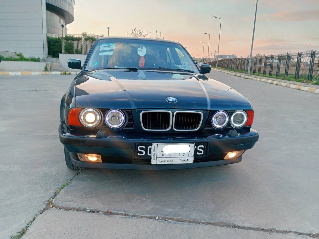 سلام عليكم اخوان. بي ام موديل ( 1995 ) رقم كركوك زيتوني مكينة ( 525 ) بيلادي كير اوتوماتيك كير و محرك بشرط مابي سرف و بخار بدون ضربة بدون اي شي كدام و خلفي كبس فقط صبوغ جمالية سنوي جديد لحد ( 2029 ) هزة جديد بطاقة بنزين موجود 
 ( تبريد تدفيئه يشتغل )
 (كاربائيات كل يشتغل)
 (شاشة الكمبيوتر) 
(تحديد سرعة)
(تحكم ستيرن)
( تحكم لايتات )
بشرط تحويل مباشر سعر 73 بي مجال
رقم موبايل ***********
*********** كركوك, العراق
