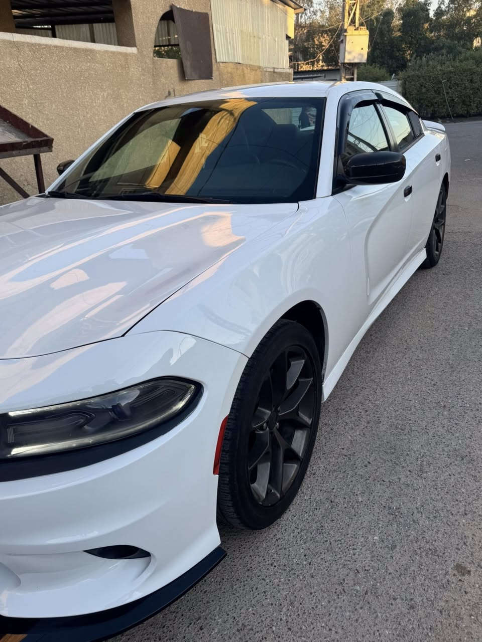 السلام عليكم للبيع جارجر  وراد كندي فول عدا الفتحه
موديل SXT 15
محدثه تحديث كامل يم مركز TNT
غراضها الاصليه موجوده. بنيد + دعاميات +دواسات
السياره بدون حادث  بدون ايرباك   سياره جديده  بيها طخه باب الامامي الايمن فقط 
لايت زنون  كشنات حضن جلد تدفئه شاشه جبيره بلاديه 
ماشيه 77ميل حقيقي  سياره ممشتغله خط ابد
تشغيل عند بعد  وياها  قاعده فيت بم اصليه وفلتر مساعد حتياط 
دبل بصمه سياره متصرف عليها دينار
السعر ١٩٣ 
***********
‎سياره بااسمي مابيها نقص  مكاني بغداد
