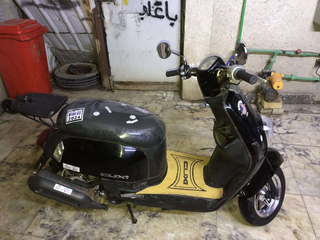 بوليس للبيع ما مفتوحه كفاله كفراتها الاصليه موجوده مختوم كلشي شغال بيهاا صارلي ٣ اشهر من نزلتها رمبه سعر ٨٠٠ وبيهاا مجال ***********
