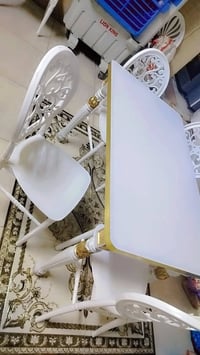 ميز طعام • جديد • ٤ كراسي