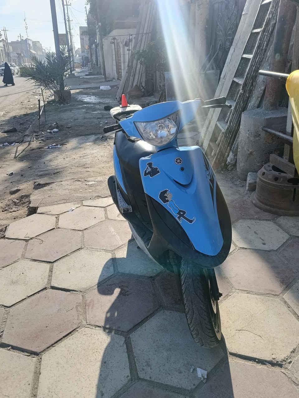 السلام عليكم دراجه ماكس عدله دراجه حلوه وجاهزه ما مفتوحه المكينه مكفوله كفاله عامه وبيهى لايت زنون عوزهى بس باتري سلفهى شغال السعر 650 وبيهى مجال للطيبين العنوان ناصريه مركز ***********
