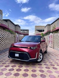 كيا صول 2024 اللون مشمشي مميز بجم كبس وارد أمريكي حادثهة ابواب ثنين وج...