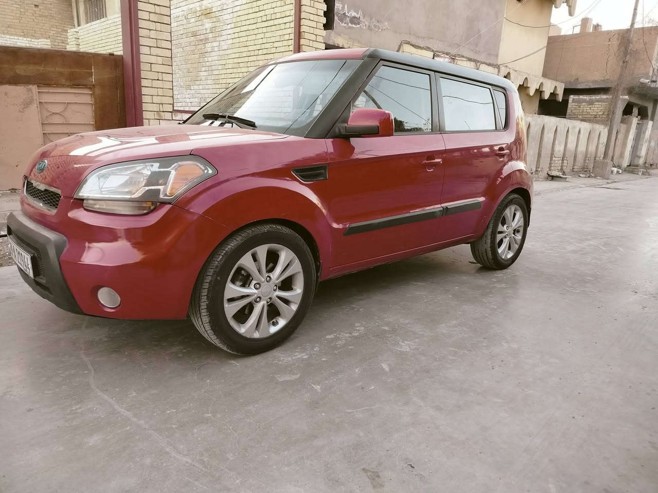 السلام عليكم كيا صول موديل 2011 
وارد امريكي حادث جاملغ وبنيد 
بدون دواخل محرك 2000 دوش 
 سياره جاهزه رقم واسط انكليزي 
السعر 92 ورقه مكان السياره واسط 
***********
