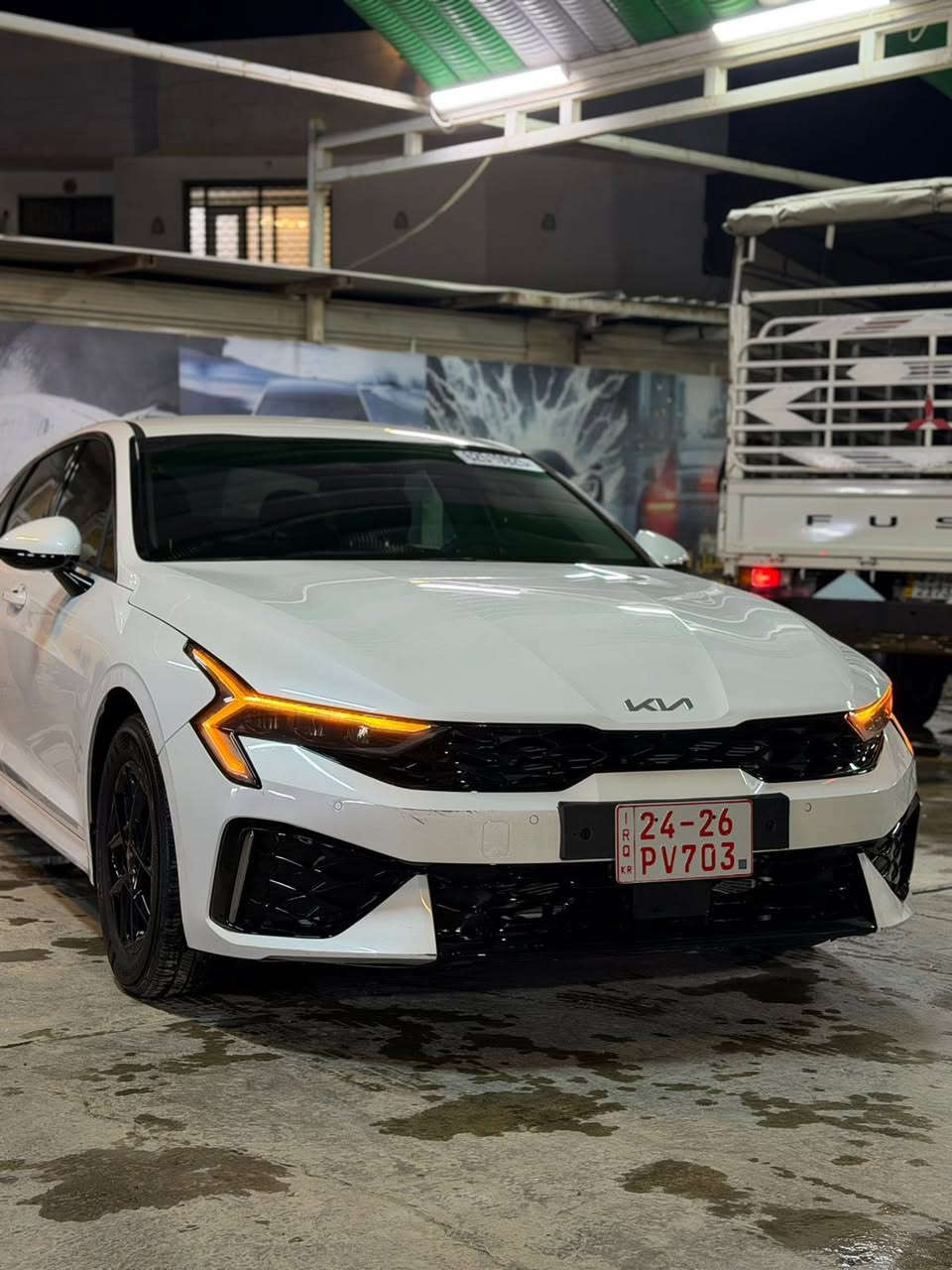 السلام عليكم
كي 5 موديل 2025 كلين تايتل 
كاتي دهوك 
_مكينة2500تنفس طبيعي
_رادارات 
_كامرة 
_بصمة
_اتوهولد _سايد بريك دكمة
_تشغيل عن بعد 
_حساس امامي خلفي 
سيارة بدون تبديل بدون بارد مكفولة من الشخط والرصعات 
ماشية 11مايل 
بدون صبغ ولاكلير 
سيارة بنايلون الشركة 
سعرها 215 
***********
