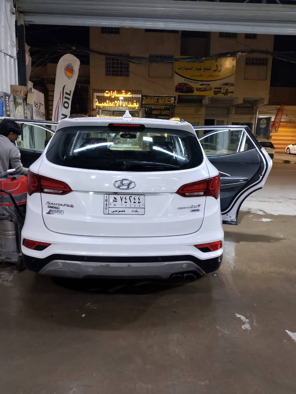 سننتافي ٢٠١٧ وارد كندا
محرك ٢٠٠٠ تيربو لمتد سبورت.
بدون ايرباك الصبغ قطعتين جاملغ امامي ايسو وبنيد وحاليا نفسهن بحاجة الى صبغ.
المواصفات معروفة ومثبتة بالصور.
والجامة الامامية بحاجة الى تبديل. للبيع السعر ١٤٠٠٠ $
للتواصل واتساب ***********
