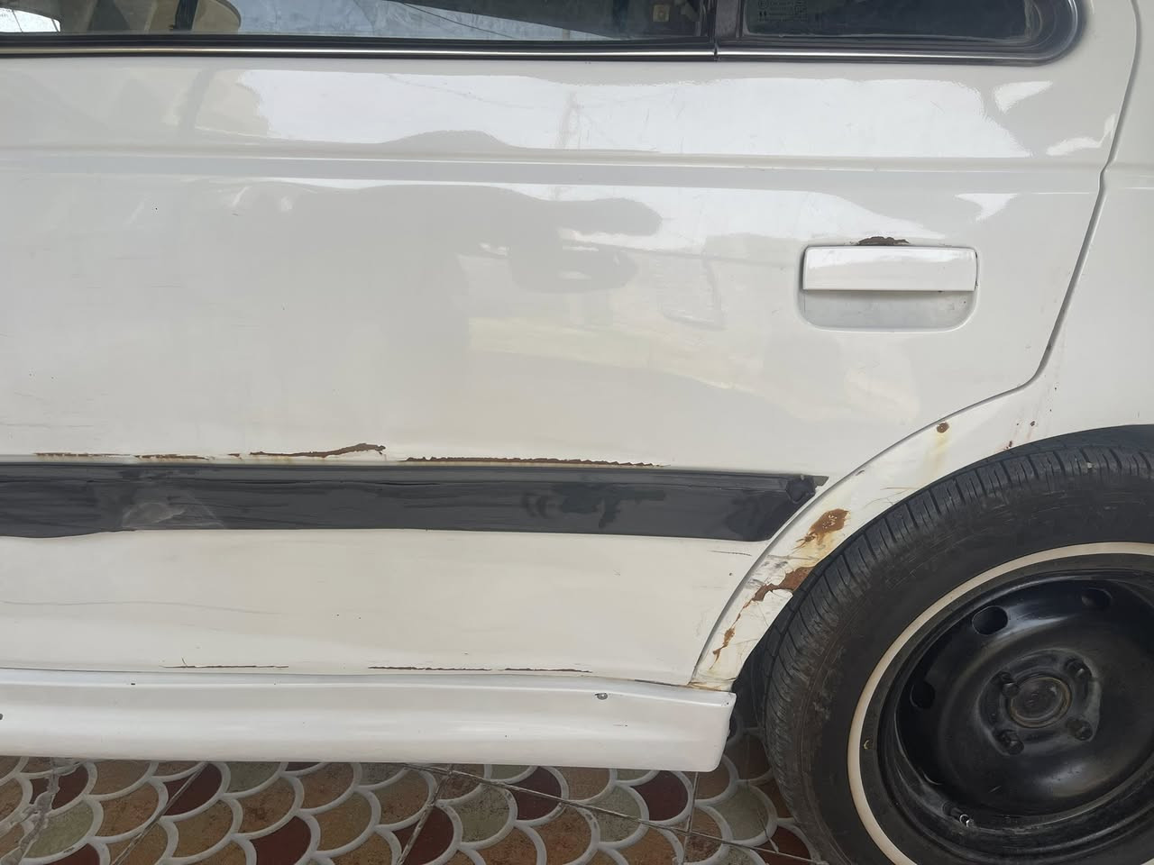 سلام عليكم
بيجو بارص 2015 
حدادية ✅
كهربائيات ✅
تخم تاير ✅
دوشمه جديده✅
كير كفاله✅
مكينه بيه دخانه قليله 
نقوصاته بطاين بيبان ومري 
معمر هلالين ودوسه 
بيه طخه بل باب ليسه ممصلحه 
رقم نجف مداور 
سعر 43وبيه مجال 
***********
***********
