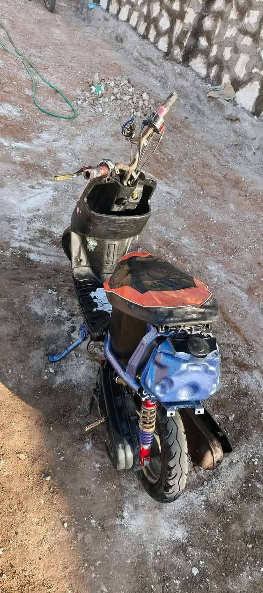 السلام عليكم 
دراجات اثنين للبيع اثنينهن شغالات ع الفحص مكان طريق ابوصخير حيره عمود 53 
اثنينهن ب 250


**إذا كنت صاحب هذا الإعلان وتريد حذفه لأي سبب، رجاءا أرسل رسالة إلى الدعم الفني**