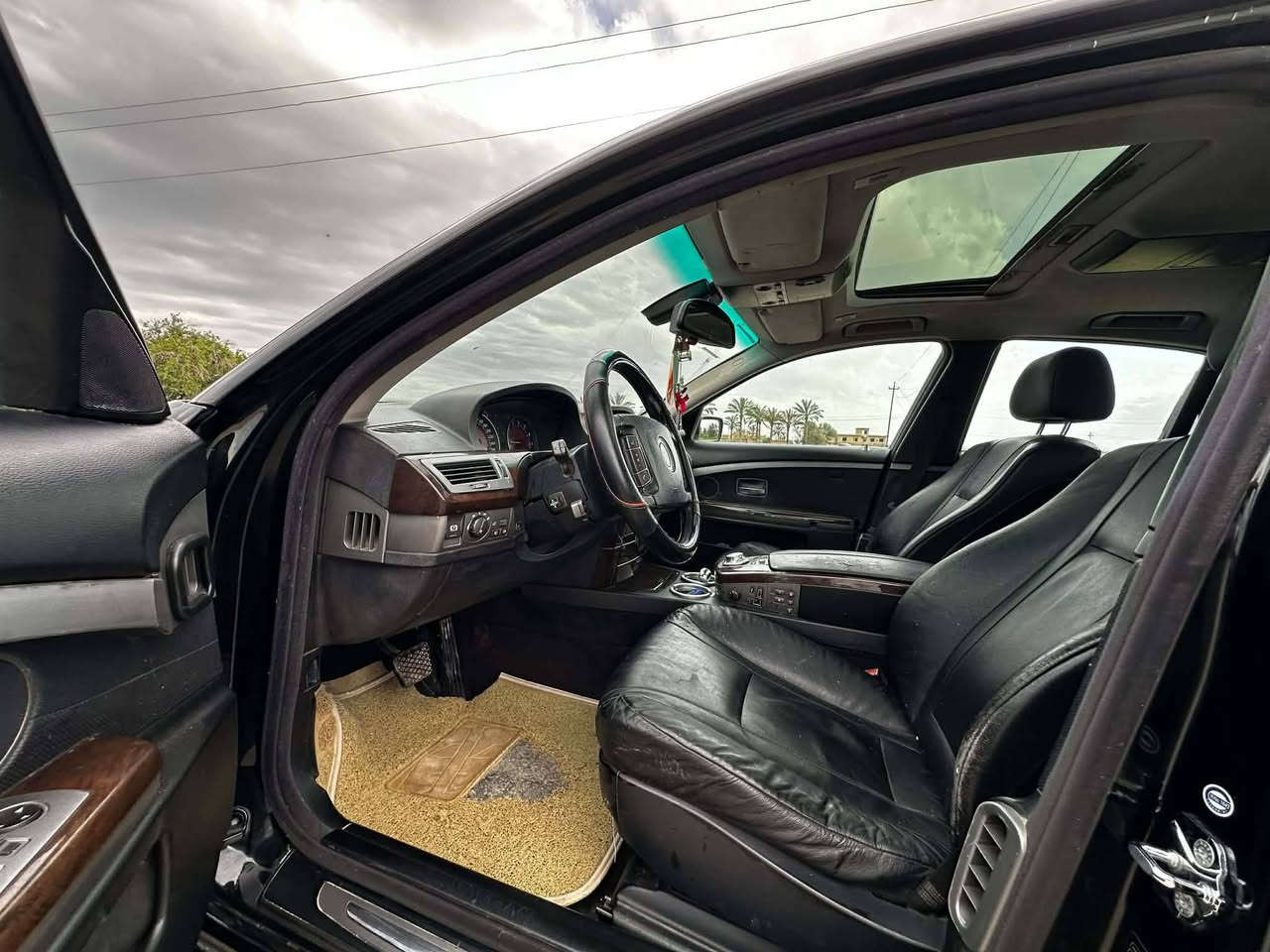 بي ام ادوات للبيع او مراوس ويا ادوات
محرك V8 4.5L
فتحة سقف
مري قلاب على البك
بيبان 4 شفط وصندوق شفط
4 مقاعد تدفئة و تبريد
مقاعد تحكم منفصل
مقاعد وضعية طياره
ثلاجه خلفيه
ايرباگات عدد 10
ماوس تحكم امامي خلفي
حساسات 360
تلفون اتصالات
لايتات داينمك متحرك
ستيرن كهرباء و تدفئه
مودات القياده S وn وm
مري شفط
تبريد امامي خلفي 
بردات كهرباء
السعر 58  الشراي يجي خاص


**إذا كنت صاحب هذا الإعلان وتريد حذفه لأي سبب، رجاءا أرسل رسالة إلى الدعم الفني**