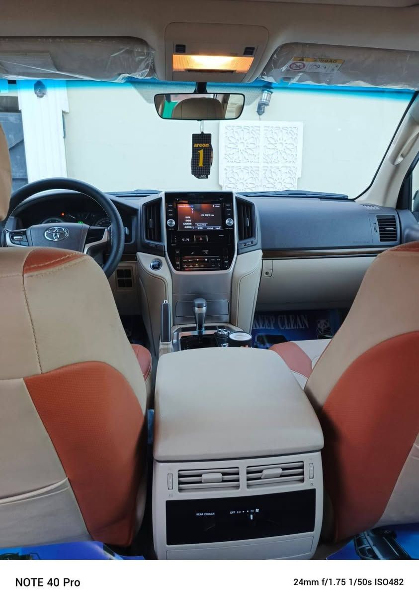 لاندكروز GXR موديل ٢٠ ماشية ٦٣ حساس أمامي وخلفي وكشنين كهرباء طفاية حريق دبل ماوس مري شفط ثلاجة فور ويل ٦ سلندر السيارة مكفولة كفالة عامة مال جناي السونار مرفق مع الصور السيارة بااسمي تحويل مباشر رقمها شمالي السعر قفل قفل ٥٠ الجناي يتصل غير متواجد على النت الاتصال فقط ***********
