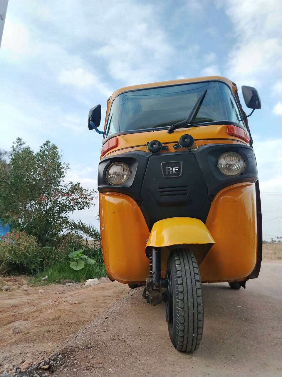 السلام عليكم تكتك 20 رقم انكليزي وسنوية بأسمي  الكشر مكفول من الضربه وكلش نضيف مكينه مفتوحة تكتك نظيفة كلش ومرزوقة نصبتها حلوه ما متعوبه ونص غراضهه جديده دبلات ولوي وجاملغات وماصدات ولايتات والعنبار  ما تتعب اليشتريها تجي تشغل وتمشي السعر 5800 العنون بابل القاسم للاستفسار ***********
