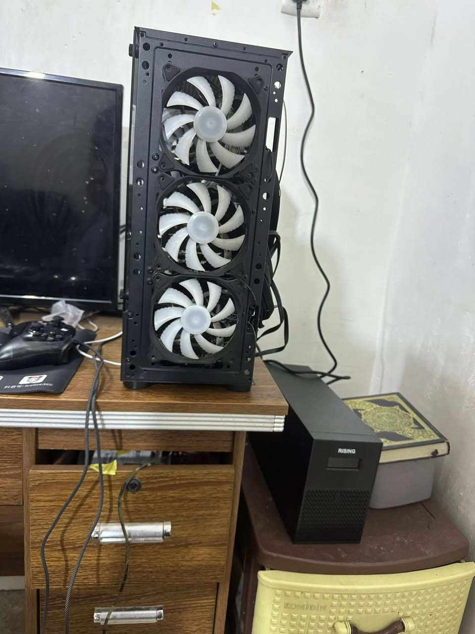 سلام عليكم
ابيع كامل ما ابيع قطع 

بيع فقط كل القطع جديد عدى الكرت و الهارد فقط 

معالج AMD 7-9800X3D جديد غير مستعمل خاله معجون من MASS

RX5700 XT 8G SOYO مستعمل تحت أقصى ضغط لمده 23 دقيقة الحرار وصلت  65-70 

رام 16 كيكا DDR5 5600 KLNG STIN جديد  قطعة وحدة 

مذبورد B650 MSI M-B PRO جديد 

ممبرد من MASS MA-400 /120mm جديد 

بور سبلاي 750 FSP GOLD جديد 

كيس من MASS 4 فان 

هارد SSD128 هارد واحد فقط 

*********** 

سعر 1600 وبيها مجال 

مكاني نجف كوفة توصيل موجود 

ملاحظة كل كراتين القطع موجودة
