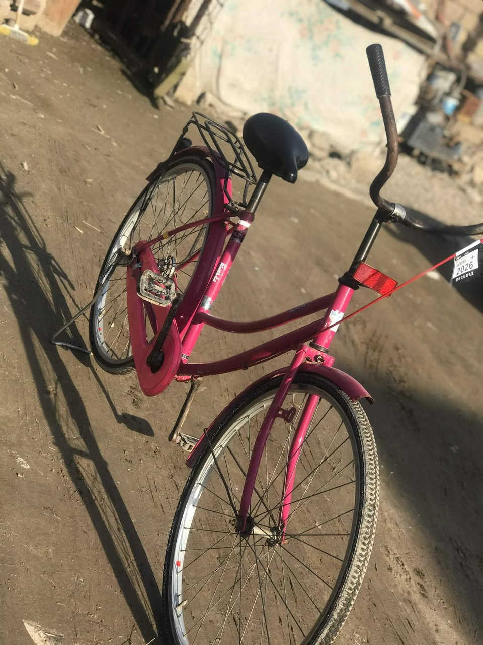 السلام وعليكم بيسكل اللبيع عبد الحليم حجم 26 موديل 2015 بيسكل نضيف جديد سعر 65 مكان الموصل حي البكر  رقم الهاتف ***********
