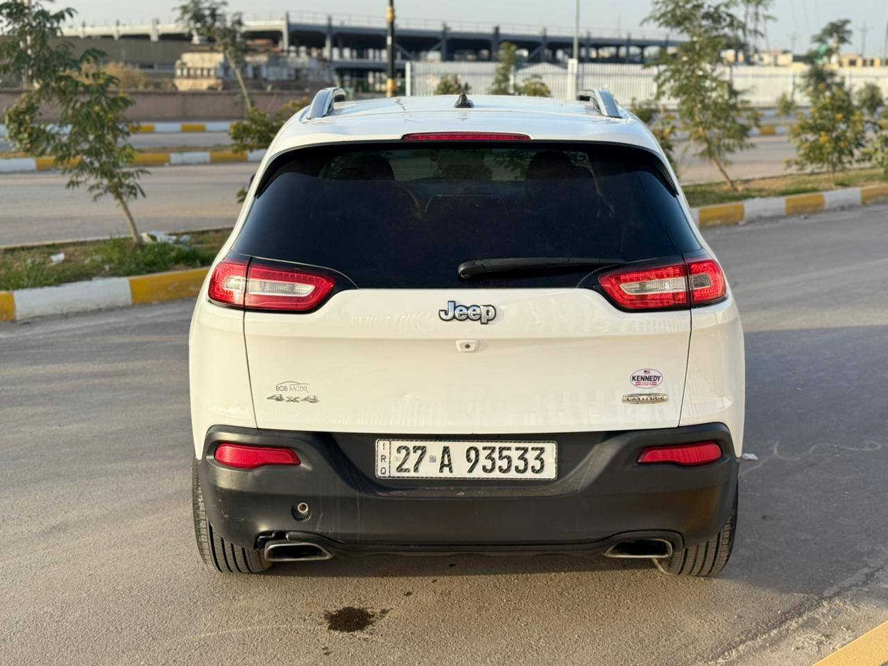 سلام عليكم جيب بزون 2015 حره تحويل  وارد امريكي جاملغ وبنيد مواصفات فول 1/1ماعده فتحه بصمه 6سلندر جلد كشن كهربائى تبريد قطعتين جنطه شفط اشاير بل مري  فول الخير جاهزه الخير مكينه كير تبريد حداده مكان سياره الناصريه السعر 117 وبيها مجال ***********
