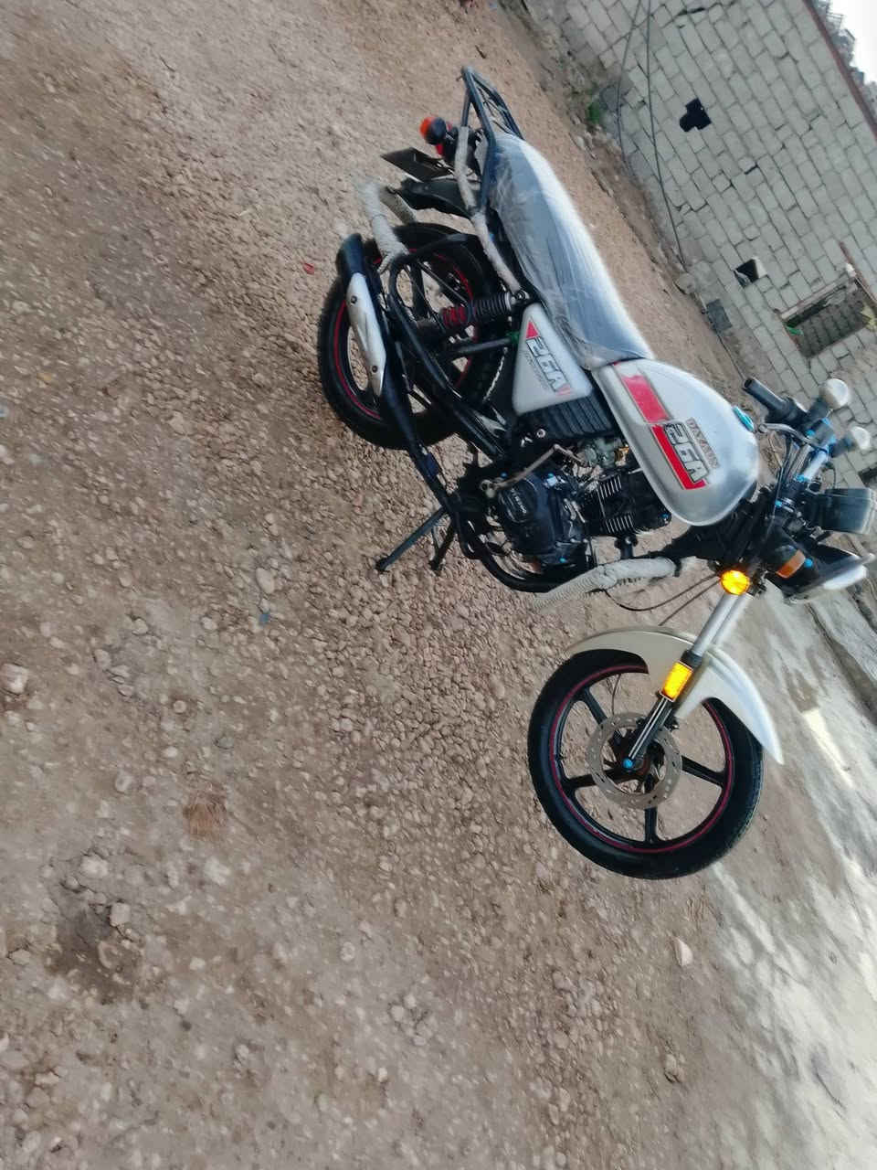 السلام عليكم دراجه دايون البيع موديل 2020طالعه بل 21وراق سكنر مكفوله كفالة عامه محرك 200مامفتوح كهربائيّات كلهى شغاله تخم تاير دراجه جديده السعر 950وبيهى مجال العنوان بابل، رقم الهاتف  ‏‪***********‬‏
