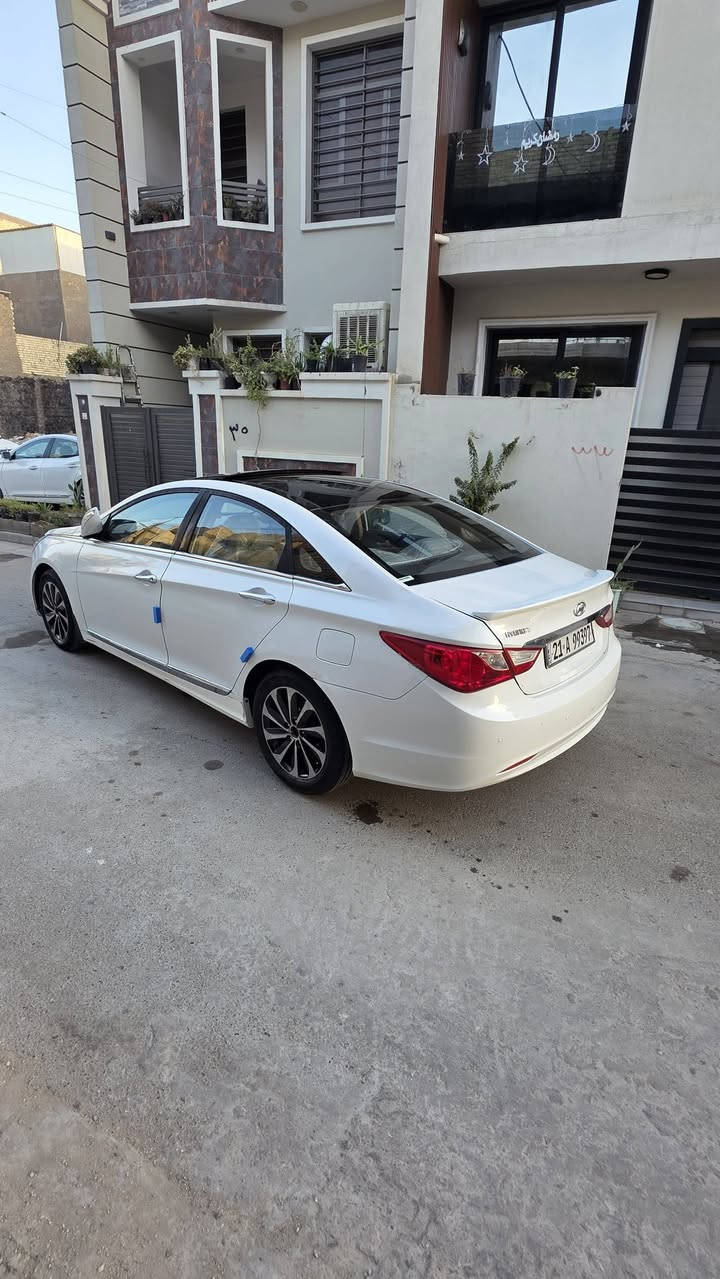 سلام عليكم
سوناتا ٢٠١١ خليجي محرك ٢٤٠٠ دوششش باسم كردي تحويل وكاله عادي  سنويه جديده 
صبغ باب خلف سكن ونص جاملغ فقط 
مواصفات كشنات كهرباء بانوراما تبريد قطعتين حساسات خلفيه مري شفط اشاير بلمري ويل كب كروم  لايت عدسه 
سياره جاهزه للاخير 
عارضها ١١٣ ومجال بسيط كلش 
مكاني بغداد الكرخ 
***********
