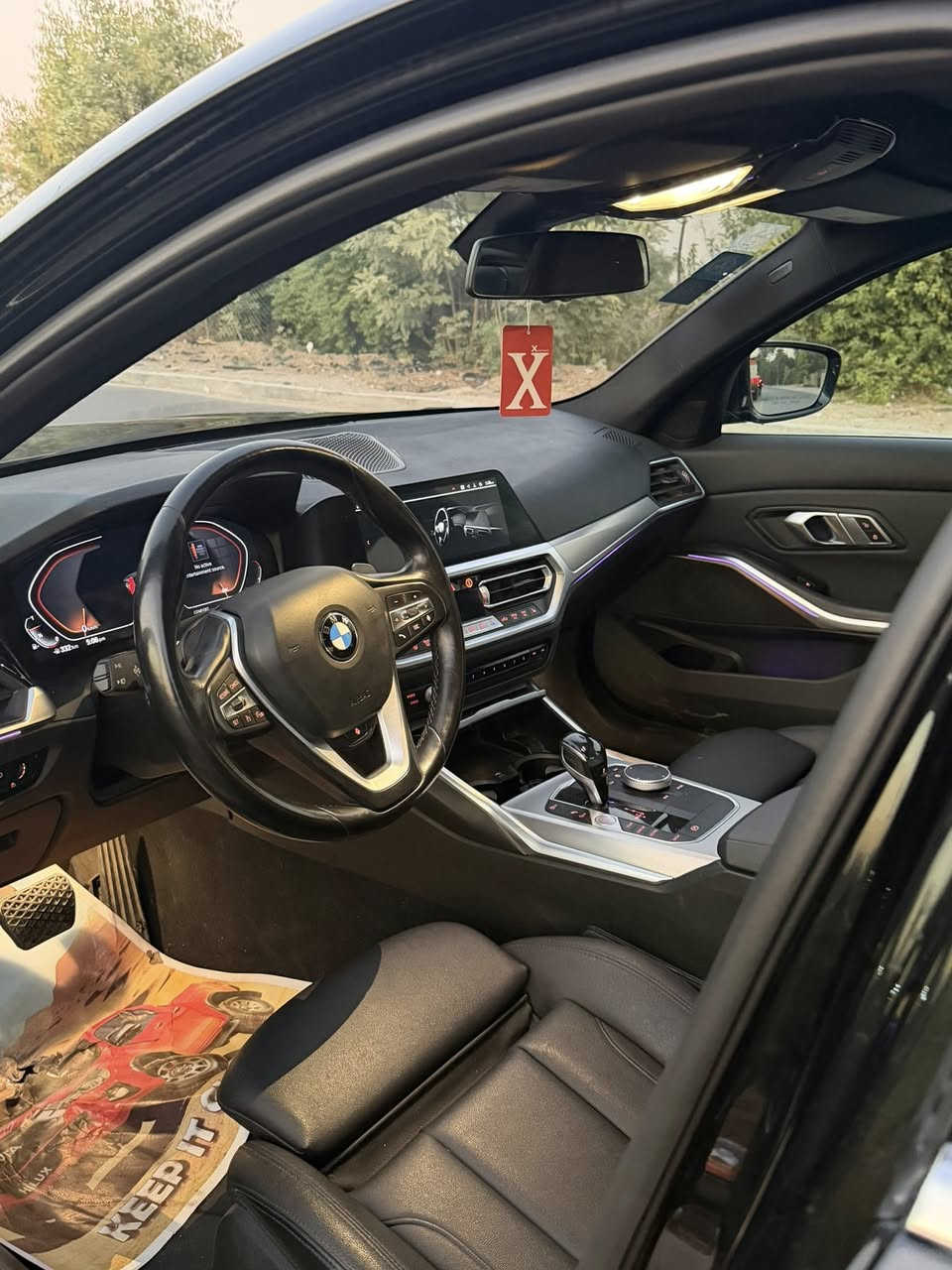سلام عليكم
الحلوه للبيع 
BMW 330i 
2021
سيارة تشغلها وتطلع لاربيل
ماشيه 50 كيلو 
مواصفات فول الفول 
فتحه
كامره خلفيه 
تدفئة ستيرن ومقاعد وتبريد 
اضائة داخليه led 
عليها كت كامل 
وباقي موصفات البي ام المعروفه
كير ومكينه مكفول 
حادثها موضح بالصور
لغد وشاصي مكفول 
السعر 25 الف بيها مجال 
***********
