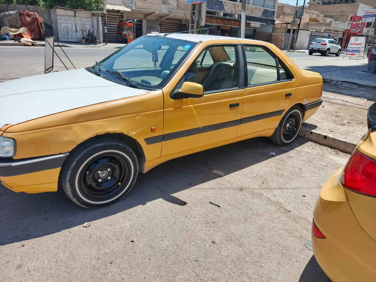سلام عليكم بيجو لميس السياره مابيها اي ضربه بس الجاملغ الي يم السايق بي بارد تبريد ثلج محرك كير خير من الله اطلع بيها تراي وين ميعجبك السياره مطلوبه هيئه 4 اشهر واني اتفعهن السعر 37 وبيها مجال مكاني الدوره قرب خدمات الميكانيك موديل 13                                ***********

