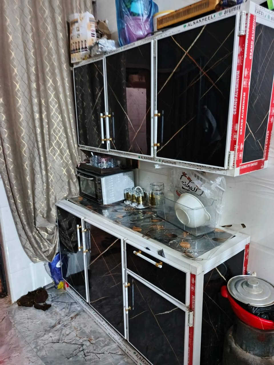 سلام عليكم اغراض مستعملات للبيع كلمن وسعره ***********
