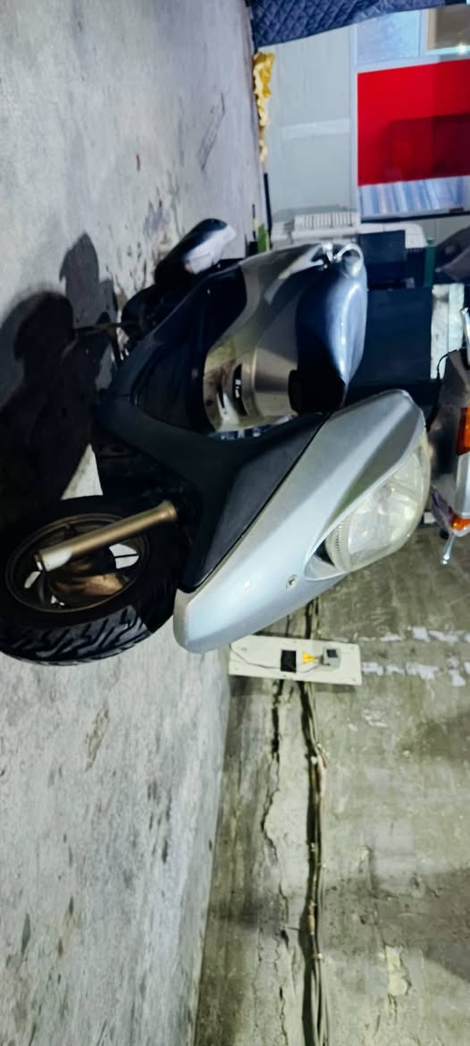 يالله اخوان اسلام عليكم بريز للبيع قيم بما يرضي الله كله ع البلاد فقط كابريتر تجاري جيب فيتر وياك وكلبها على راحتك عنوانها بغداد الرشاد او العبيدي 
(ترهم مراوس) حسب القناعة
رقم الهاتف ***********
