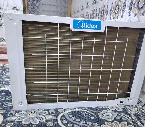 مكيف للبيع نوعية ميديا طنين اخو الجديد بلادي تدفئه تبريد استخدام شهر سعره 250 بغداد مدينة الصدر ***********
