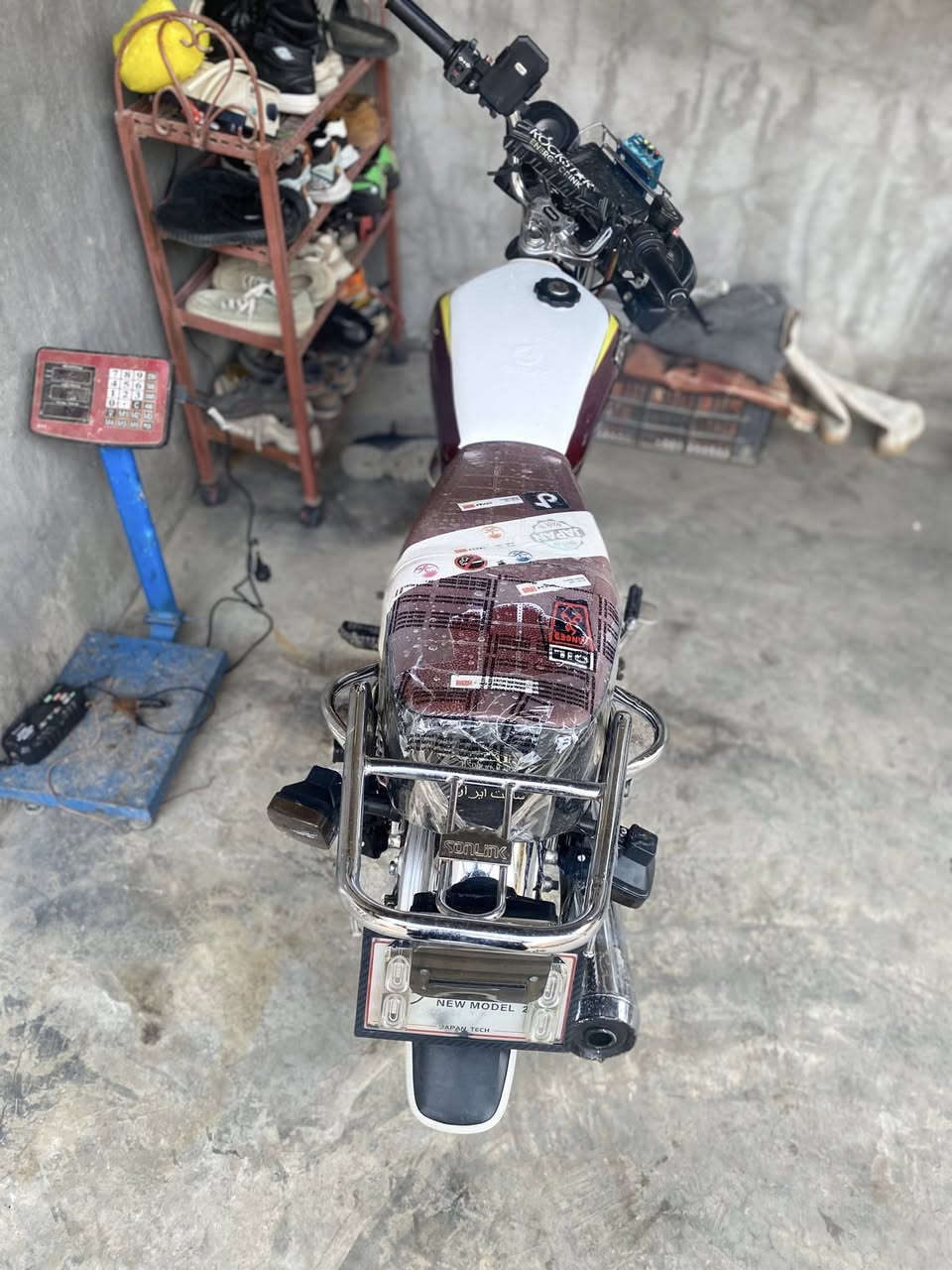 مر خصت الادمن سونك مديل 24 اسبانه ممضروب كلشي مملعوب بي سعر 550 بي مجال بصيط مكاني ديالى جلولاء ***********
