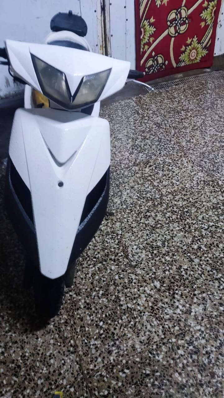 سلام عليكم دراجة ثعلب لبيع دراجة بوشة ٥٨ شرط شلعة ومعدل فول وفصلة فول بس صلنصة مو وياهة وياهة بلادية كاتم مكان بغداد حسينية  ستفسار ***********
