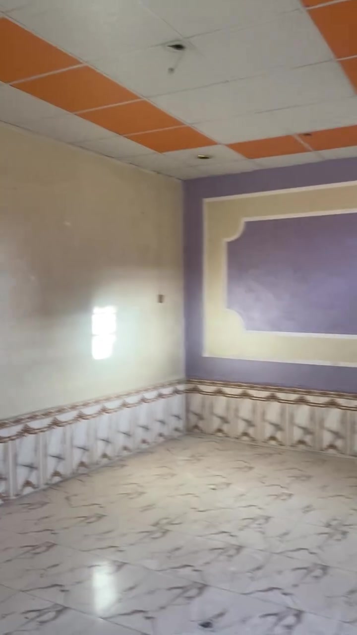 بيت زراعيه للبيع قريب على شارع العآم الثاني بيت عن شارع العام 
البيت بناء بلوك عكاد سطح شتايكر 
مساحة ١٠٠م بناء البيت غرفه 1 ومطبخ وصاله واستقبال 
كل خدمات متوفر 
***********
