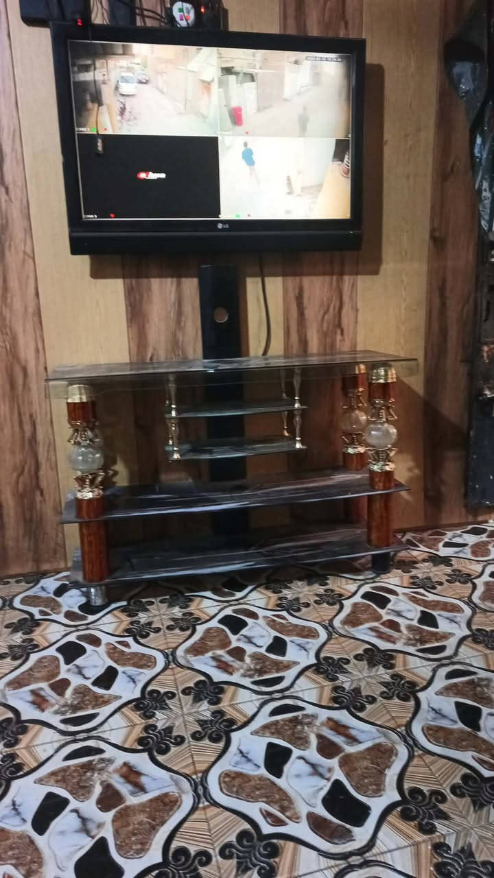 ملحقات غرفه نظيفات نجاره سعرهن١٥٠ ميز بلازمه سعره ٢٥ عنوان حله الإسكان شر يتصل ***********
