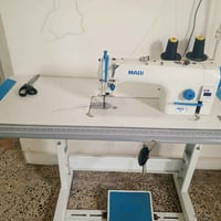 ماكينة خياطة • صناعي • نظيفه