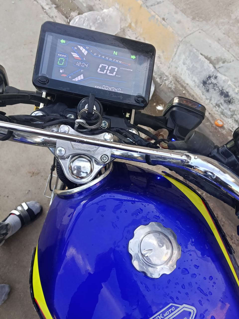 دراجة للبيع موديل 24 محرك 200 وضع شركه السعر 650 الاتصال *********** مكلف بلنشر
