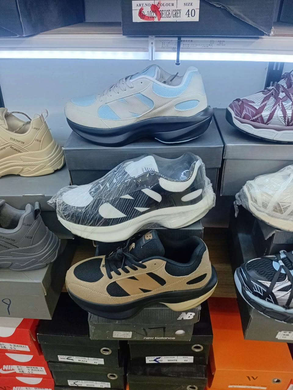 الرتاج للاحذيه الماركة
بمناسبه العيد وفرنا لكم افضل انواع الاحذيه والبوتينات الرجاليه والشبابية والولادية والنسائية الاصلية يوجد توصيل وموديلات اكثر ادخل للصفحة
 للحجز مراسله على هذا الرقم اتصال او واتساب *********** يوجد توصيل لكافة العراق
