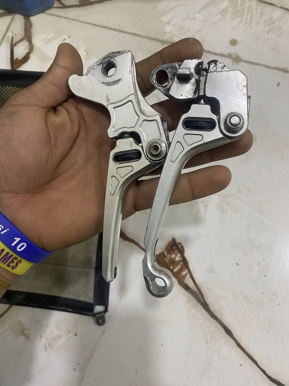 البيع واقية ملحة صلنصة  ودبلات ويدات أصلية قيم وخذ هاذه رقمي المشتل مكاني ***********
