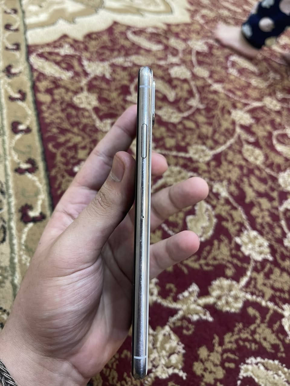 آيفون اكس ماكس مابي ولاشخطة كلشي ممبدل بي
بطارية ٧٥ 
ذاكرة ٦٤
السعر ١٧٥ ألف 
***********
