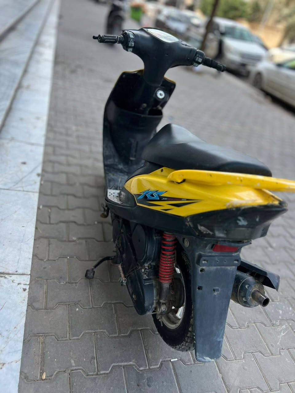 دراجه ماكس عدله نضيفه مامفتوحه سعر 700 متواجد جزائر والمطيحه *********** واتساب فقط
