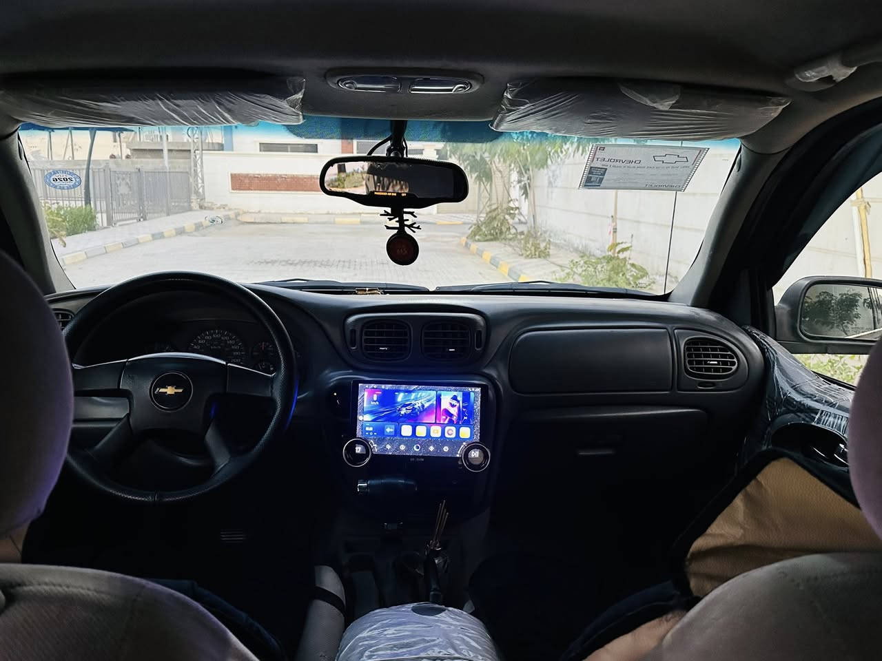 السلام عليكم
تريل بلايزر 2007 مكفوله كفاله عامه بدون صبغ بدون حادث ٦ سلندر ماشيه ١٨٥ الف كيلو متر حقيقي كلشي بيها بلاد شركه 
تخم تاير جديد هزه سنويه ارقام كلها جديده 
سعر ١١٠ وبيها محال بسيط 
 *********** مهندس احمد 
 *********** واتس اب
