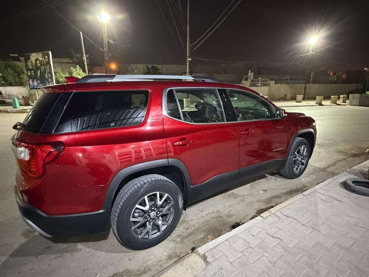 السلام عليكم اكاديا  موديل ٢٣ حادثها كما موضح بالصور ٤ سلندر ٧ راكب كشناتها سياحيه رقم واسط مشروع وطني السياره ماشيه ٩٠ الف كيلو جنطه كهرباء رادار امامي جانبي كشنات جلد مشن السائق كهرباء السياره بالكوت مركز المدينه ***********
