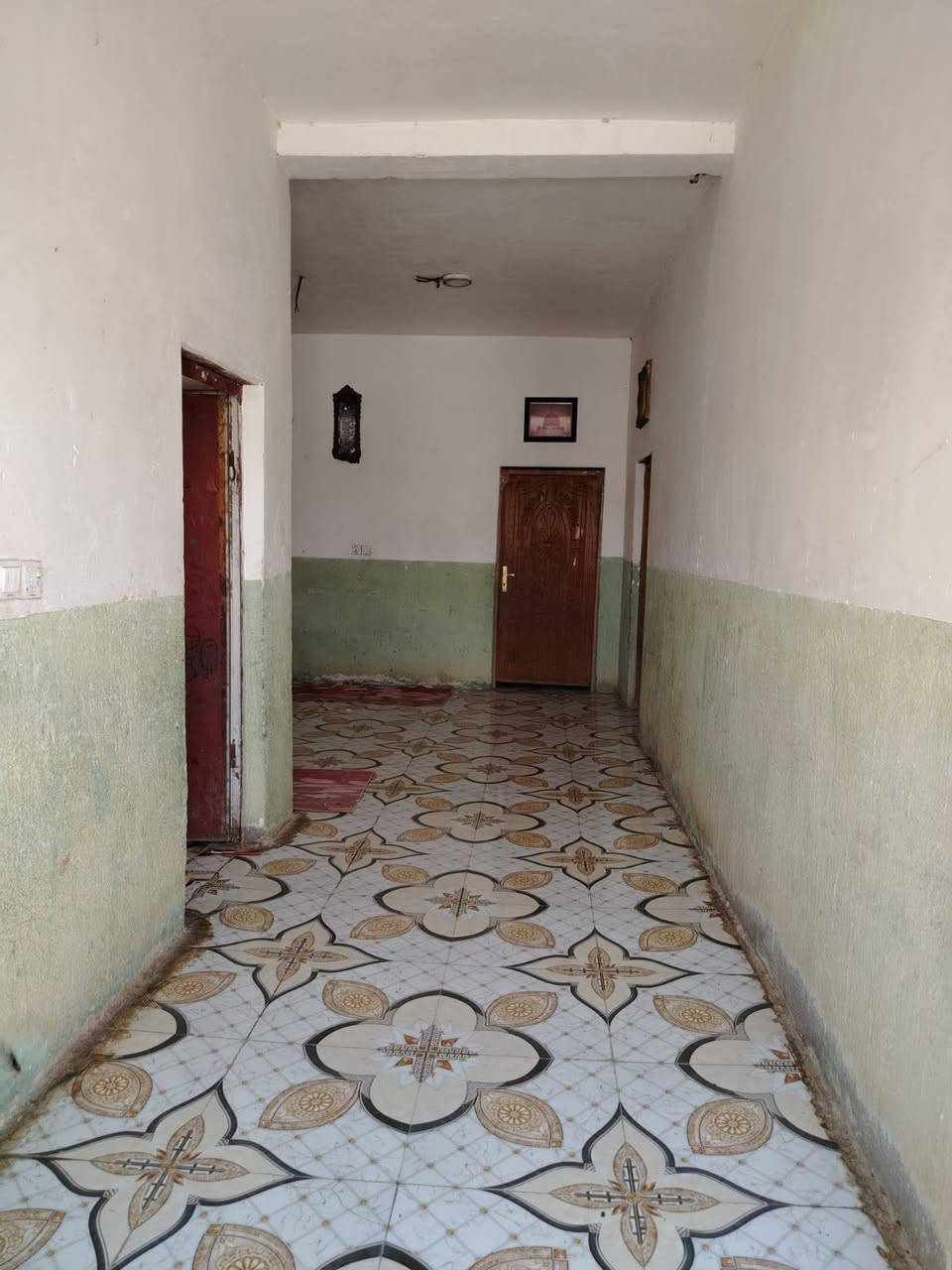 بيت للبيع زراعي المساحة 200 م
ركن على شارعين في منطقة حي الزهور 
قرب المستوصف الجديد 
كافة الخدمات 
غرف نوم 2 الطول 6والعرض 4
الصالة  الطول 6والعرض 4
مطبخ 4مربع 
أستقبال الطول 6والعرض 4 الاستقبال يحتاج بورك وارضيه فقط  بيت جاهز للسكن 
بيع مستعجل السعر 22 مع المجال 
للاستفسار ***********
