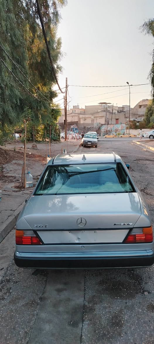 السلام عليكم سيارة مرسيدس دب موديل 1992. محرك بلادي 6 3000 كير توماتيك لون سلفر مصبوغ عام جديد بدون طخه بدون ضربه
طخم تايات جديد ويل  تفاحه جديد طخم امامي وخلفي جديد باتري جديد ستيرن باور  رقم نينوى مشروع وطني نكليزي شرط الوكاله او التحويل غرفت السياره جديد وجوهت الباب بدون صاج دشبول جديد بي صجات  كهربائيات كلها شغاله كشنات جديده مغلفهم اني  تبريد مايشتغل يردلو غراض  العنوان موصل جانب الايمن قرب راس الجاده الاستفسار السعر على هاذه الرقم (***********)    الرقم بي وتساب 
السلام عليكم سيارة مرسيدس دب موديل 1992. محرك بلادي 6 3000 كير توماتيك لون سلفر مصبوغ عام جديد بدون طخه بدون ضربه
