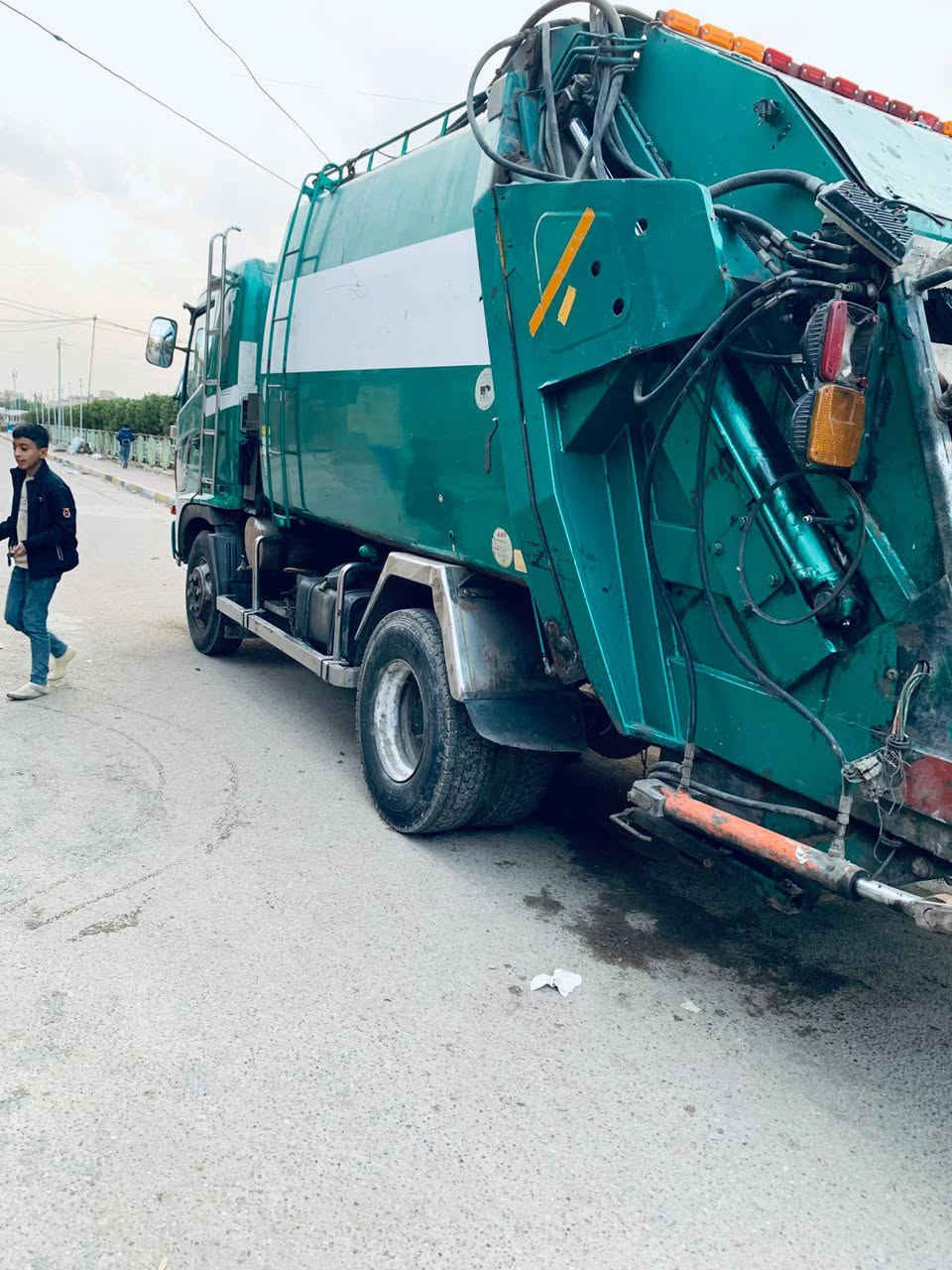 سلام عليكم 
هينو شيطان  موديل 2000 منزله مكينه 80 فول عادي سعر 170 وبيها مجال 
رقم ***********
