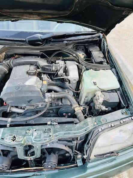 السلام عليكم مارسيدس نحله 180c مكفوله من الصبغ وكلشي مكينه جديده داخل عسلي سياره باسمنه مشروع وطني رقم انكليزي السياره جاهزه كل نقص مابيها تجي وتشوف السعر 75
للاستفسار *********** موديل 93
