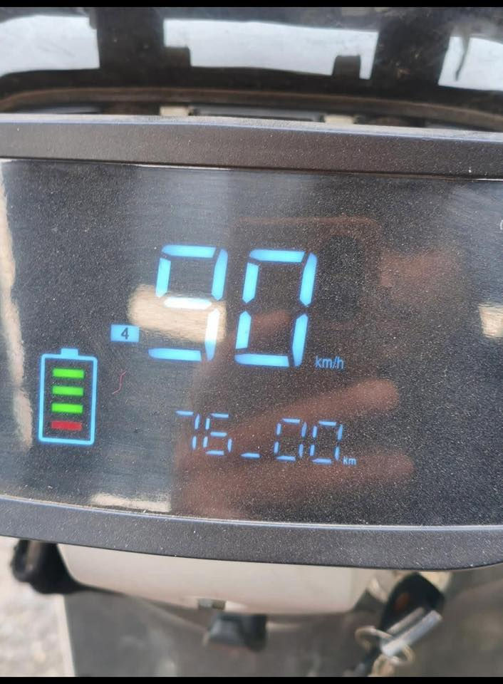 ماطور شحن للبيع
نوع 318
موضوح مثل ما بل صور 
غير متواجد ع الفيس اتصل ع الرقم 

***********
