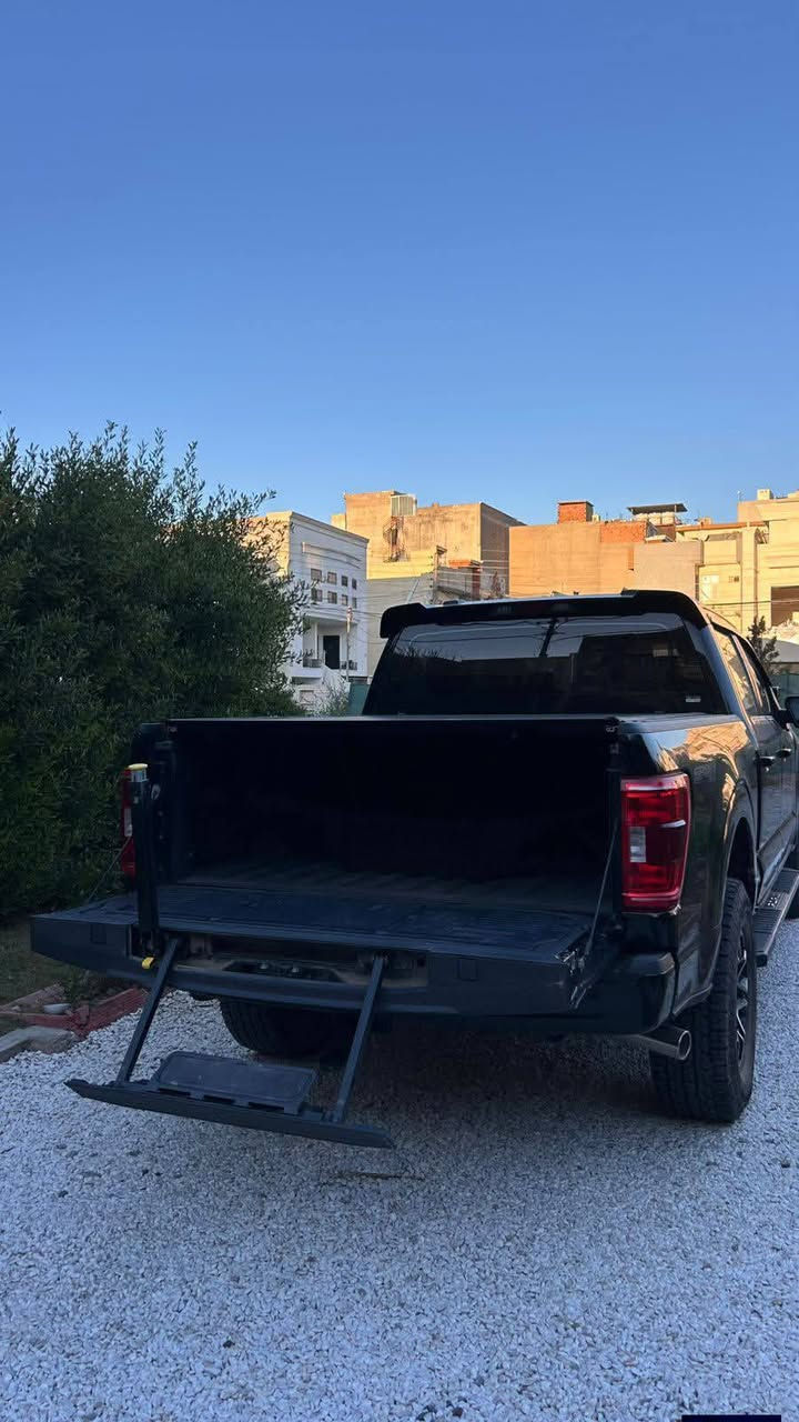 Ford f150 xlt sport 
موديل ٢٠٢٣
سيارة خليجي شركة القاصد 
مواصفات سبورت 
محرك ٨سلندر ٥٠٠٠
فور ويل 
٧ وضعيات قيادة 
كير ١٠ نمر 
كامرات ٣٦٠ 
اربع كامرات 
رادارات امامي 
رادار جانبي نقاط عمياء 
رادار خلفي 
حساسات خلفية 
شاشة عدادات نص دجتل 
شاشة جبيرة فول مواصفات وكار ابل بلي 
تدفئة كشنات 
كشنات كامل كهرباء 
تبريد قطعتين 
يعني السيارة فول مواصفات عدا الجلد والفتحة 
الاضافات الي عل سيارة 
كت ترفيع امريكي اصلي ماركة راف كنتري ٣انج 
تاير حجم كبير يوكاهاما جيو لاندر 
كفر بدي مسح اصلي اربع قطع 
لايتات خارجي امامي. 
امريكي اصلي راف كانتري 
السيارة مكفولة من الصبغ والبارد كير ومحرك بشرط 
السيارة ماشية ٨٤ الف كيلومتر 

***********. وتساب أربيل, العراق
