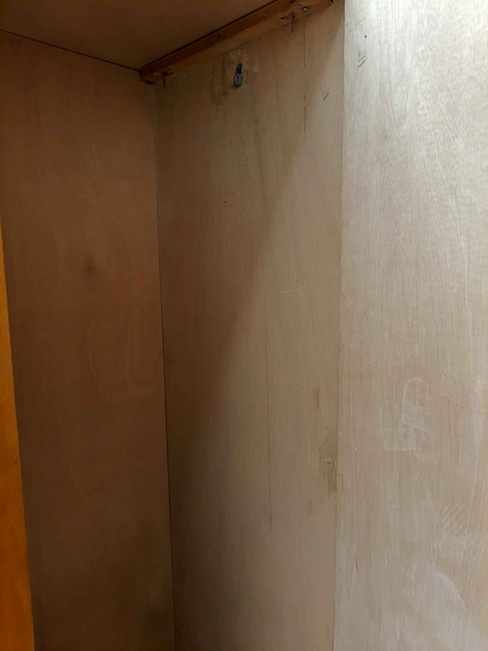 قنصور و تخت حيل ثقال وبسعر مناسب جداً بس ٣٠٠ ألف وبيهم مجال بسيط للاستفسار
*********** الرمادي, الأنبار
