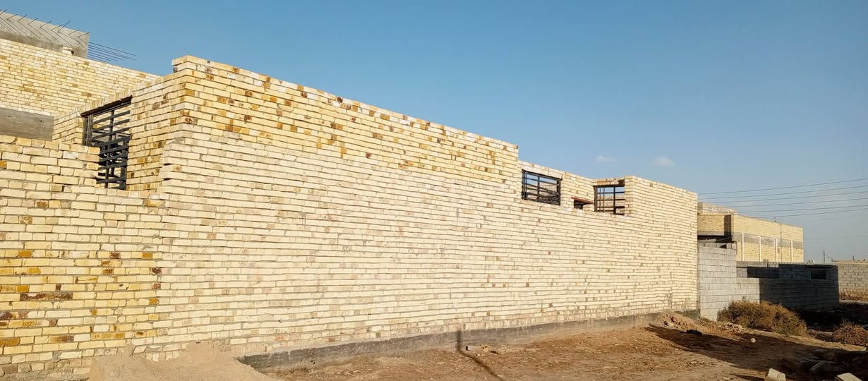 لبيع هيكل الموقع كاع حامي ال شمال 

📐 المساحة: 200 متر

المحتويات:
• غرفتين نوم 🛏️
• صالة
• استقبال
• مطبخ
• صحيات داخليه وخارجيه
• طارمة

💰 السعر: 55وبيه مجال 
الاتصال ولاستفسار اتصل على رقم ***********
