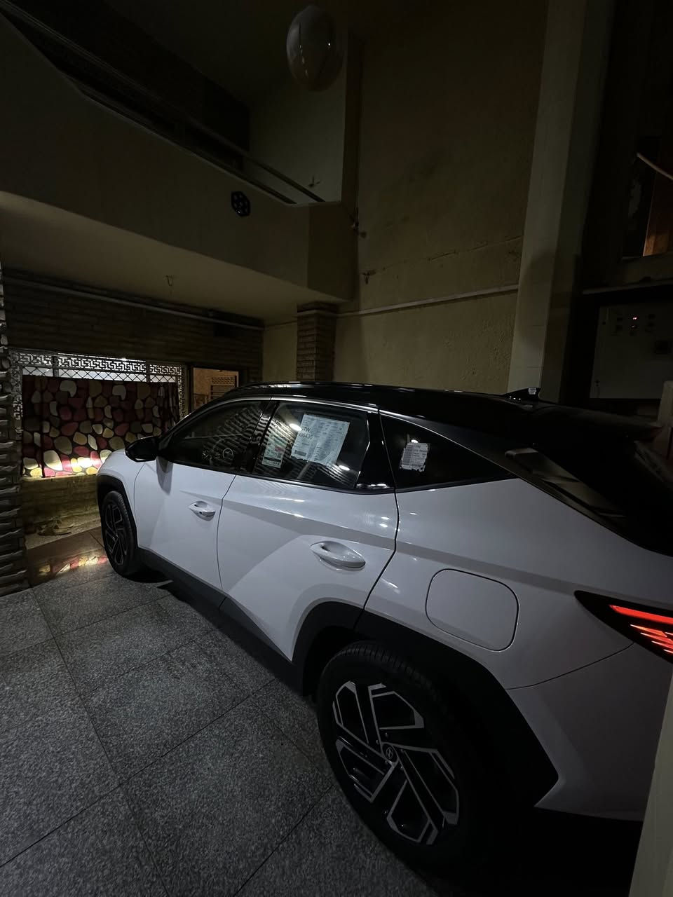 توكسان ٢٠٢٥ رقم بغداد باسمي
السياره بعده بحالة الوكاله ماشيه ١٢ الف كيلو
تو كلر اصل فول مواصفات سعره ٢٤٣ وبيه مجال قليل 
مكاني بغداد 
***********
