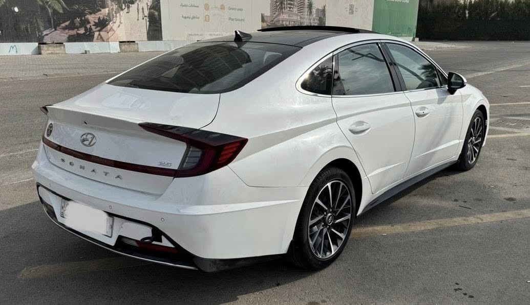 السلام عليكم
للبيع سوناتا موديل 2022 خليجي فول مواصفات 1/1 محرك المرغوب 2500تنفس طبيعي 4سلندر 
بانوراما 
بردات خلفيه 
حساس خلفي امامي 
رادارات 
مري شفط 
اي استفسار الاتصال على الرقم ***********
