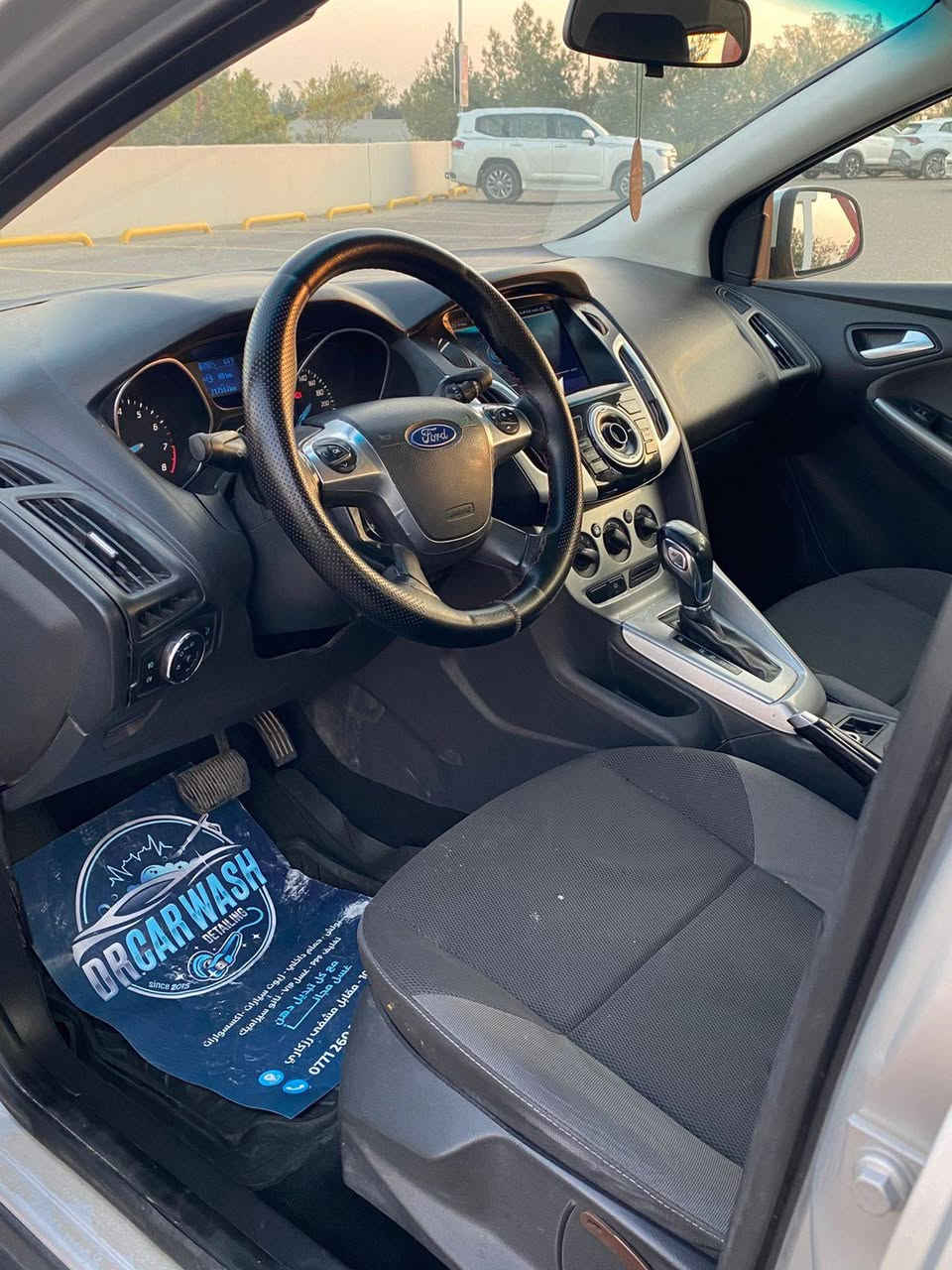 فۆرد فۆکس  2013  خلیجی شەریکەی نیڤا 
بێ بۆیاخ
شاشە گەورە
گیرو مەکینە بەشەرت
سێ جێی بچوك ساردی هەیە
بەناوکردن  بە شەرت 
سعری 74 وەرەقەو مەجال (***********) أربيل, العراق
