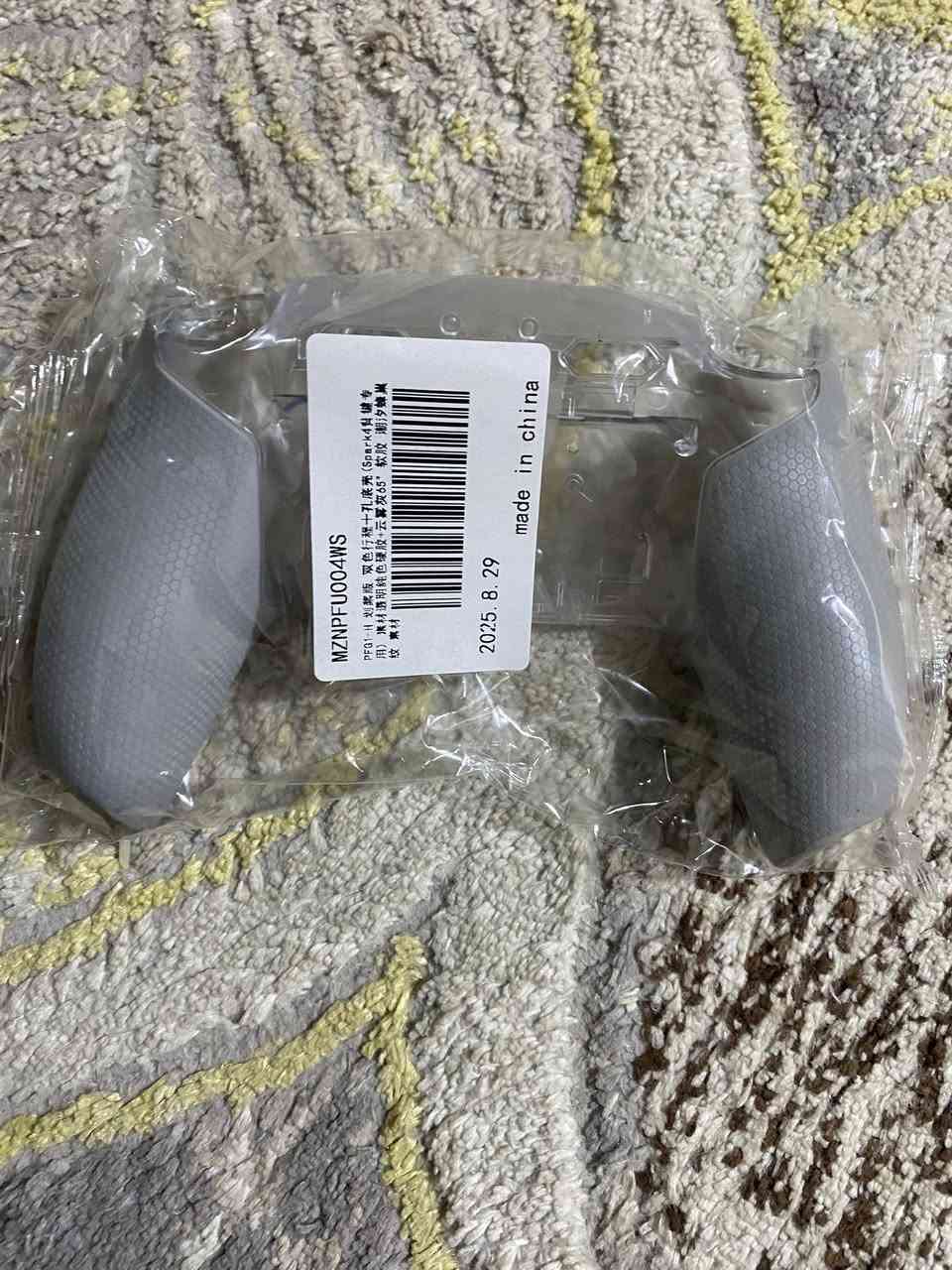 🏷️ عرض بيع قطعة eXtremeRate RISE4
• النوع: 4 أزرار خلفية (Paddles) ليد PS5.
• المميزات: نسخة الربل (Rubber Grip) + أزرار شفافة.
• الحالة: نظيفة جداً وكاملة مع الفلاتر.
• السعر: 45,000 دينار (قفل).
• المكان: [البياع].
• للتواصل: [***********].
م
