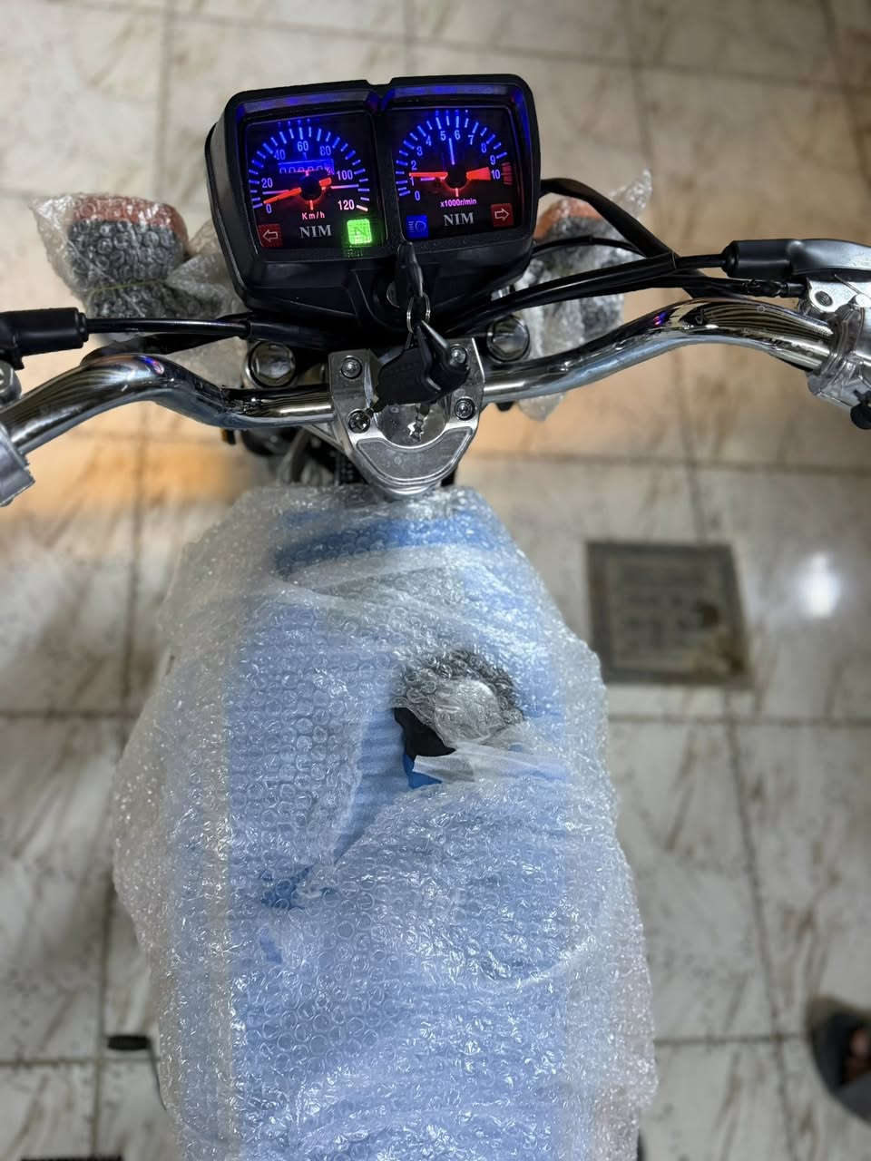 للبيع فقط ‼️
نامة متياز موديل 2027 
لون سمائي مميز🩵
الدراجة زيرو ما ماشيه 0 اوراق سكنر 
مكاني : بابل محاويل ناحية الامام‼️
***********
